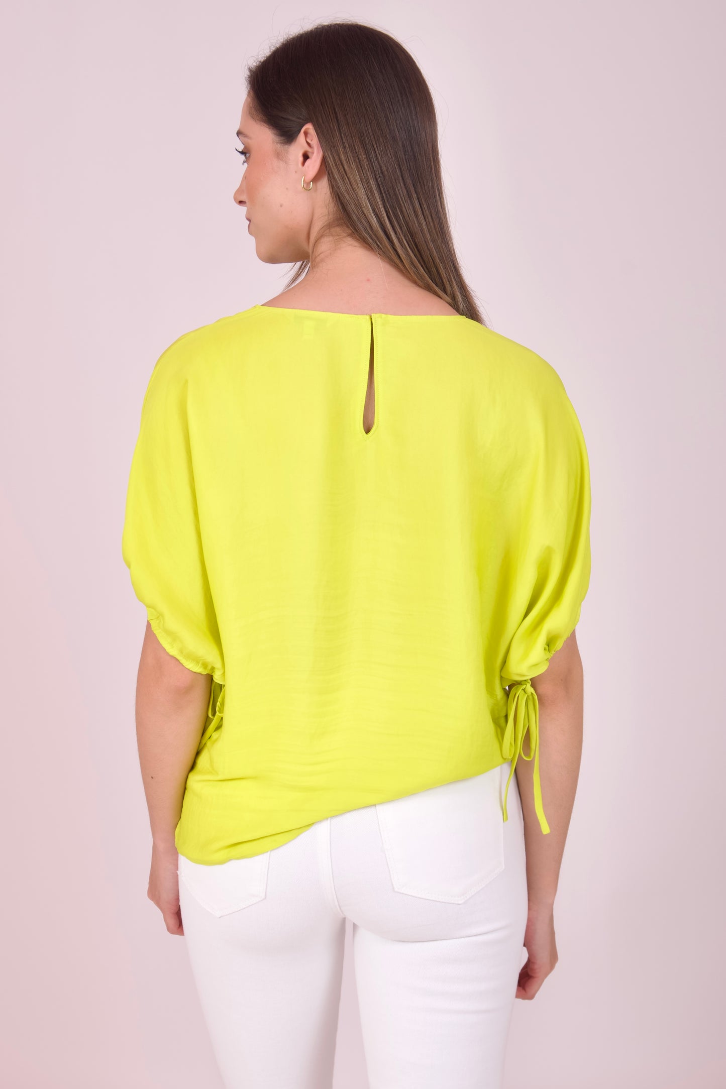 Blusa corte mariposa con ajuste en manga 116677