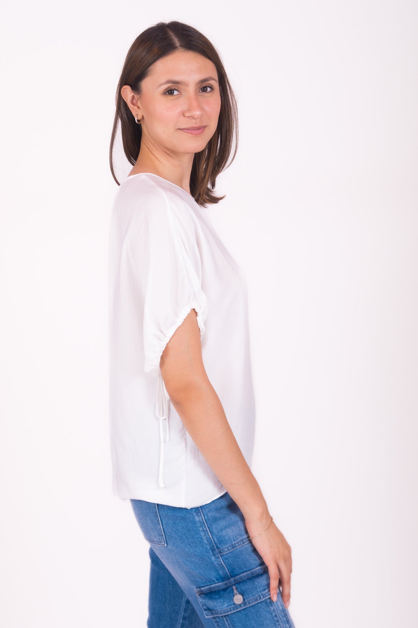 Blusa corte mariposa con ajuste en manga 116677