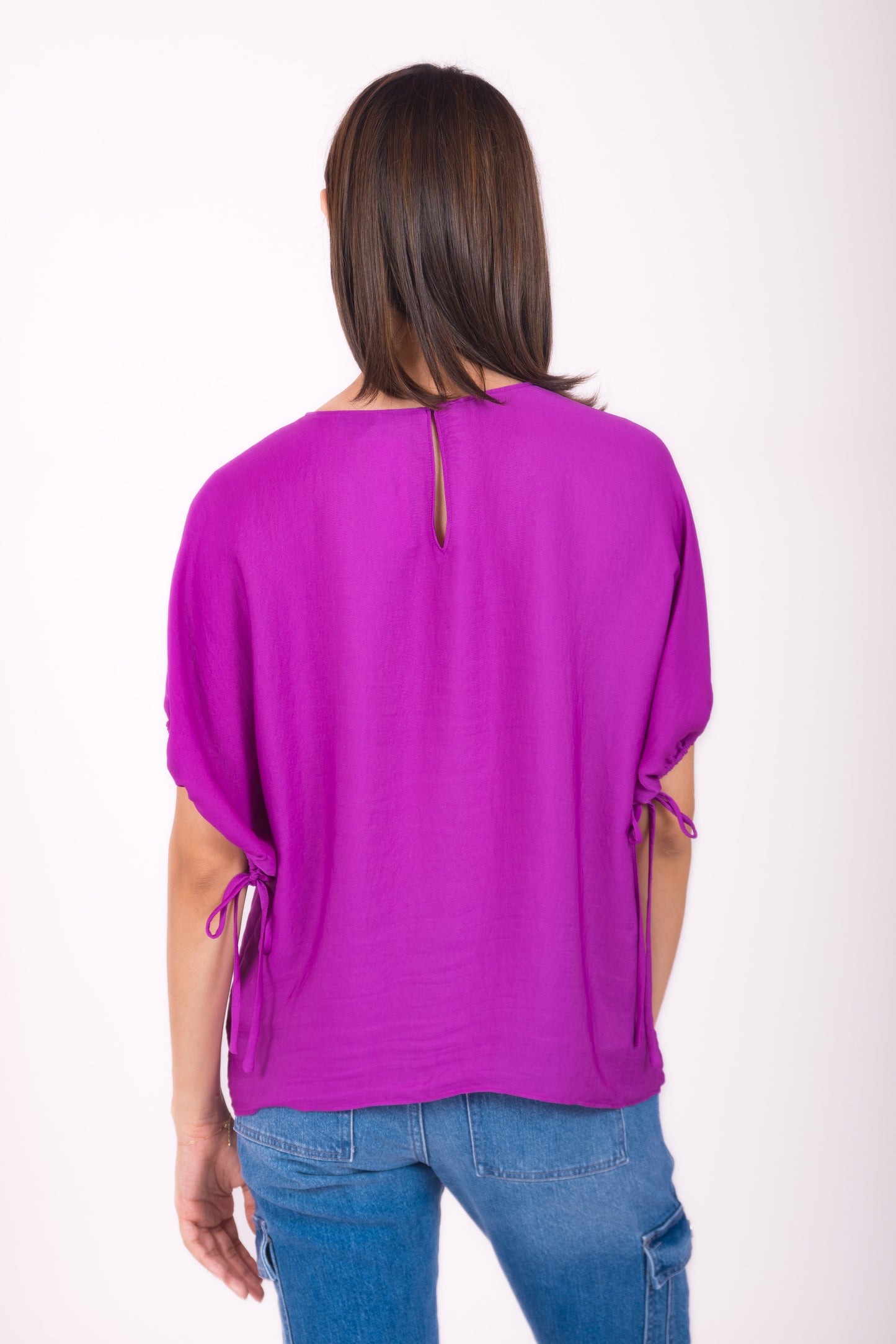 Blusa corte mariposa con ajuste en manga 116677