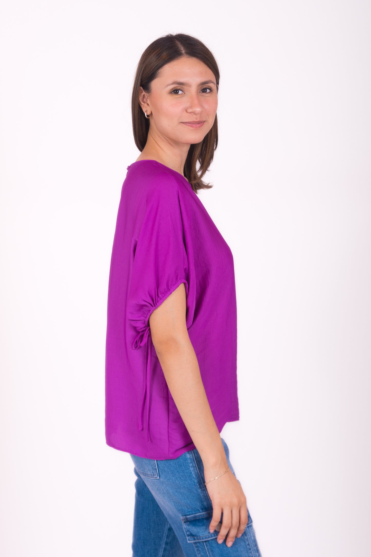 Blusa corte mariposa con ajuste en manga 116677