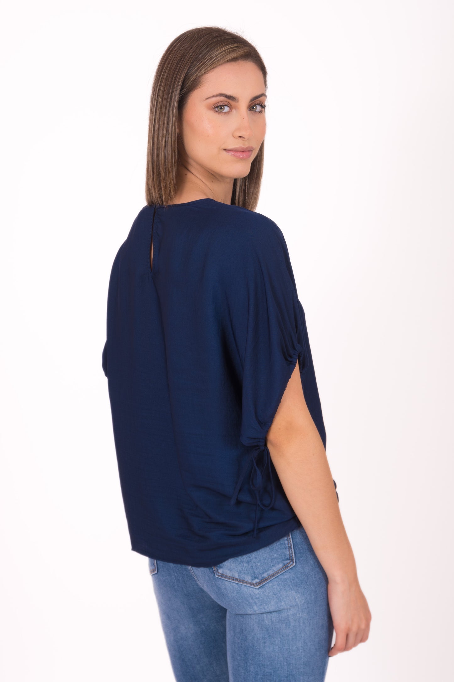 Blusa corte mariposa con ajuste en manga 116677