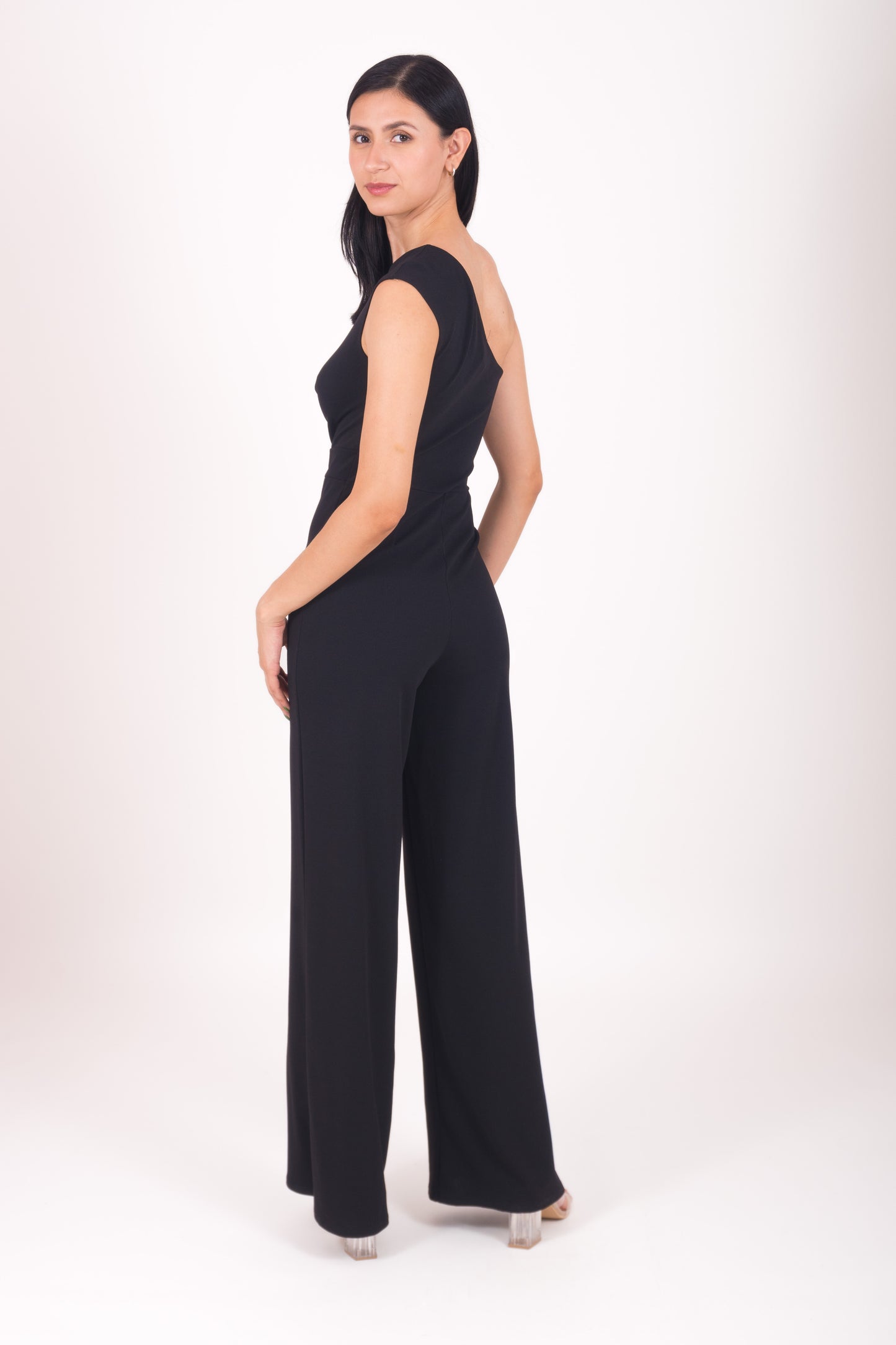 Jumpsuit  de un hombro.  B30129