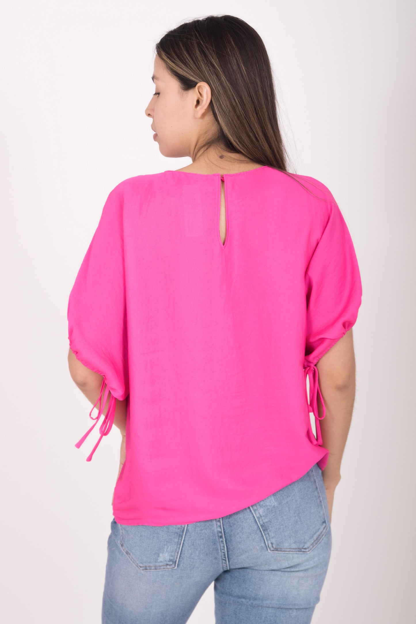 Blusa corte mariposa con ajuste en manga 116677